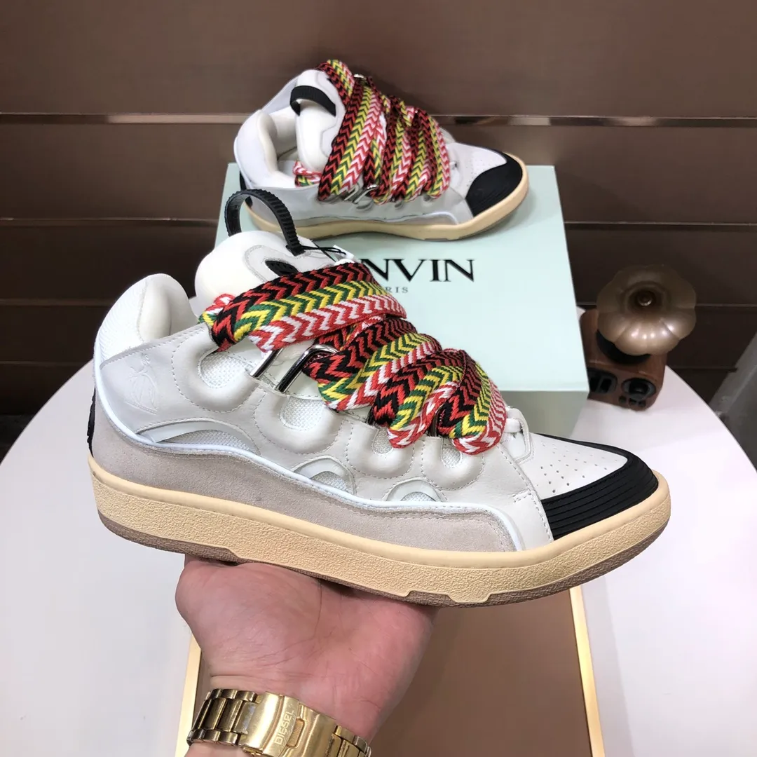 Men's men's shoes💰820💰[LANVIN] The latest lace-up fashionable casual couple sneakers, high-quality CLAY couple series‼ ️ The latest trendy products of the season 🌈Many bloggers have planted grass and purchased the original open-mold customization. The upper and outsole are sewn with mark threads without edge sealing. A variety of material splicing combination design. Very versatile for fashionable and casual wear. Comfortable on the feet. Self-recommended. Upper cowhide + cow suede + breathable mesh lining. Foot-padding cowhide. Exclusive original open-mold clear logo rubber outsole ⚠️Couple standard size 36-40 for women and 38-44 for men.
